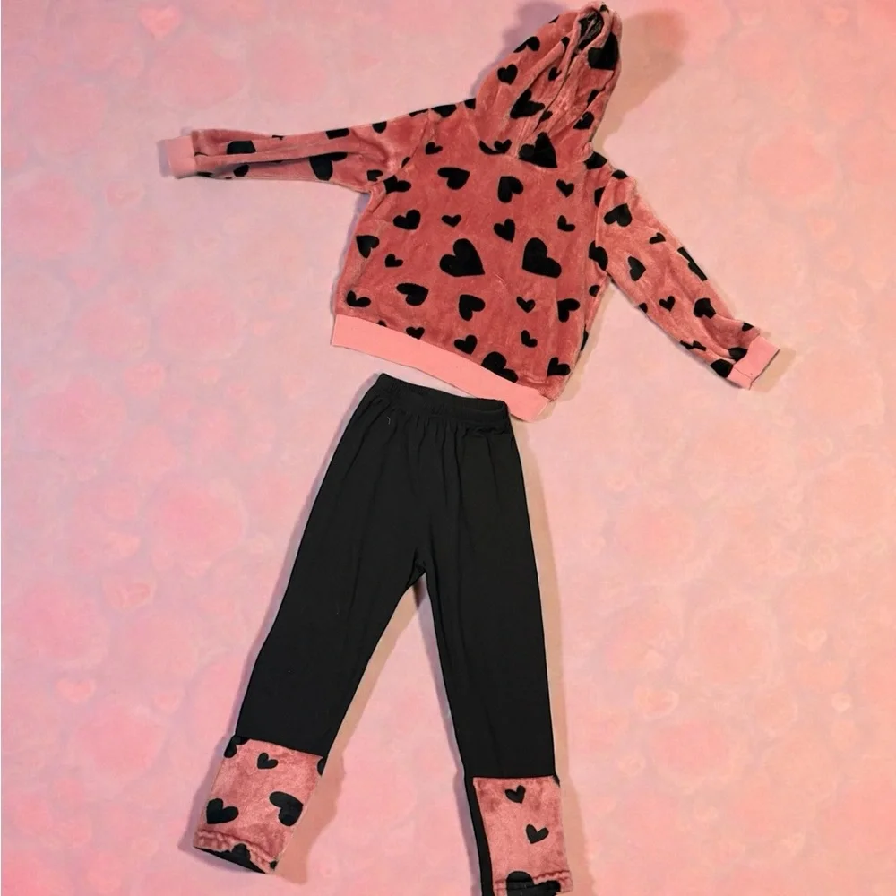 Cozy Kids Heart Print Matching Set - Pink and Black